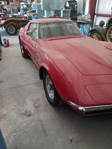 Unknown-Corvette-1971-Red-Black-4