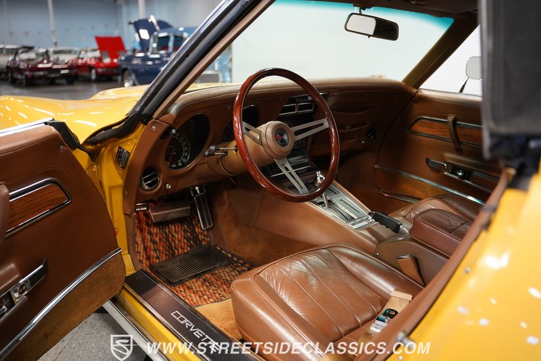 Unknown-Corvette-1971-War-Bonnet-Yellow-Saddle-3