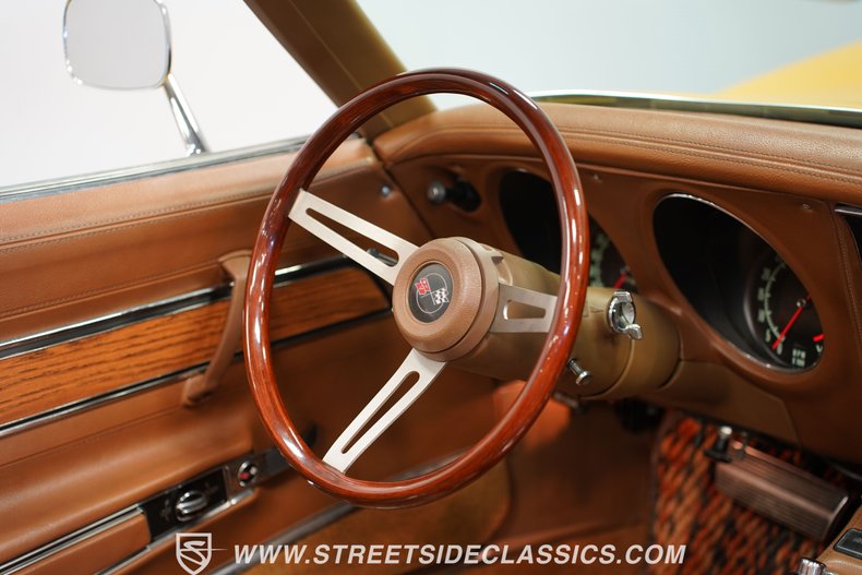 Unknown-Corvette-1971-War-Bonnet-Yellow-Saddle-4
