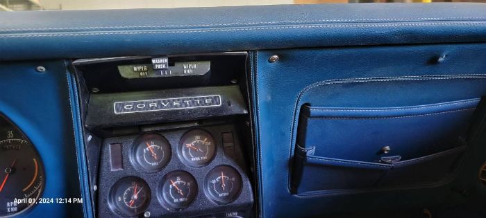 Unknown-Corvette-1972-Blue-10