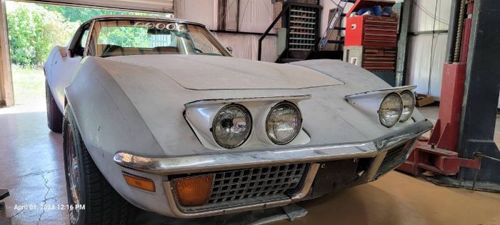 Unknown-Corvette-1972-Blue-12