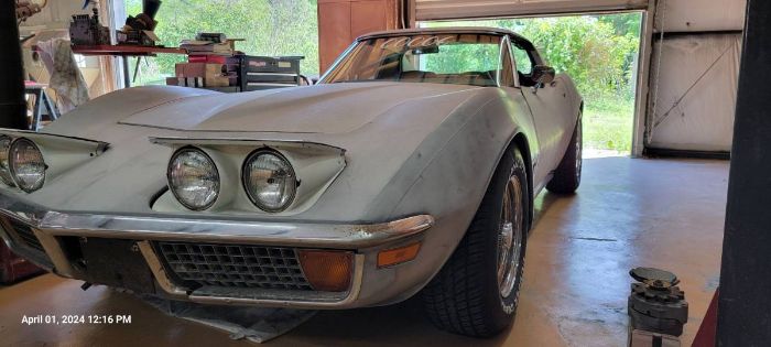 Unknown-Corvette-1972-Blue-13