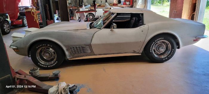 Unknown-Corvette-1972-Blue-15