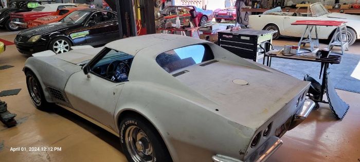 Unknown-Corvette-1972-Blue-16