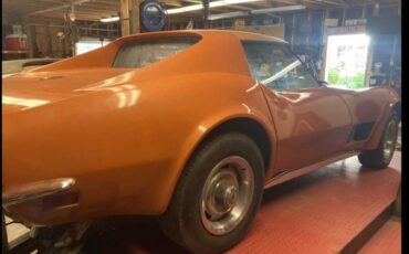 Unknown-Corvette-1972-Orange-Black-1