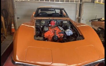 Unknown-Corvette-1972-Orange-Black