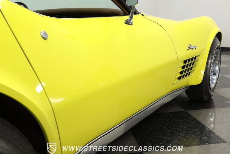 Unknown-Corvette-1972-Sunflower-Yellow-Saddle-26