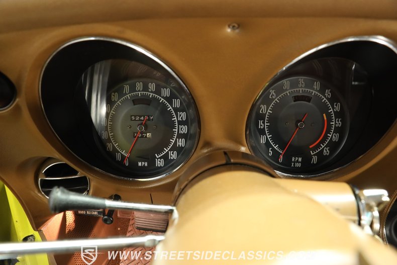 Unknown-Corvette-1972-Sunflower-Yellow-Saddle-32