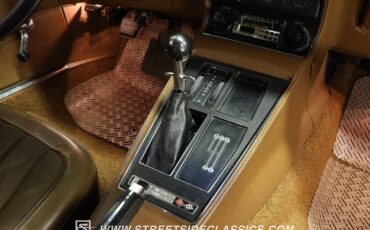 Unknown-Corvette-1972-Sunflower-Yellow-Saddle-35