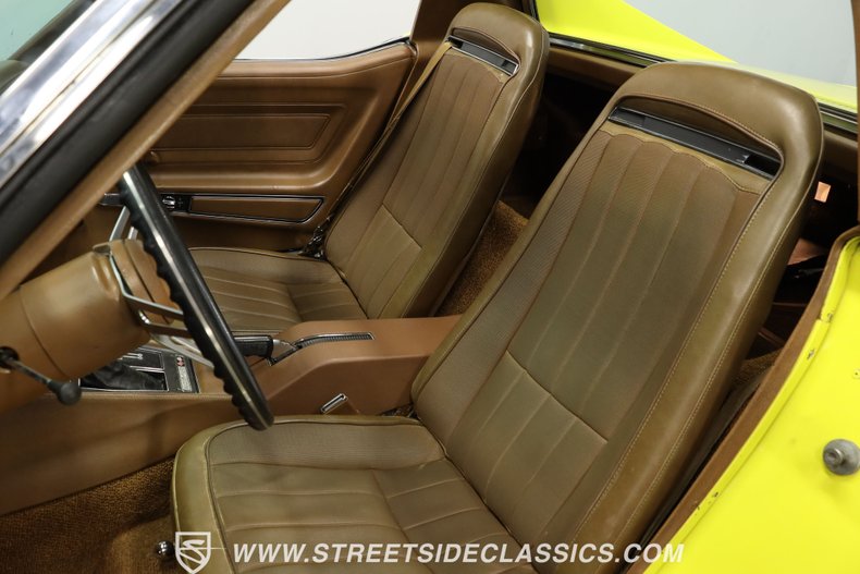 Unknown-Corvette-1972-Sunflower-Yellow-Saddle-37