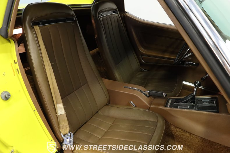 Unknown-Corvette-1972-Sunflower-Yellow-Saddle-40
