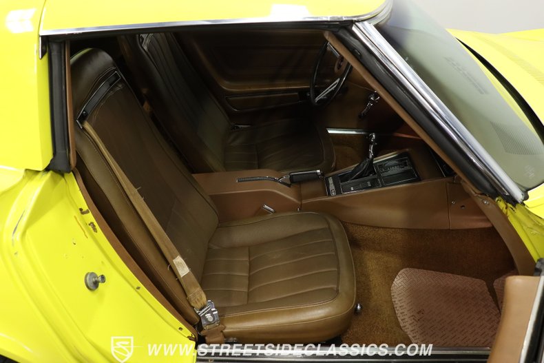 Unknown-Corvette-1972-Sunflower-Yellow-Saddle-41