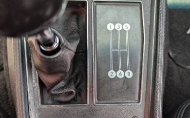 Unknown-Corvette-1973-Black-Black-Leather-4