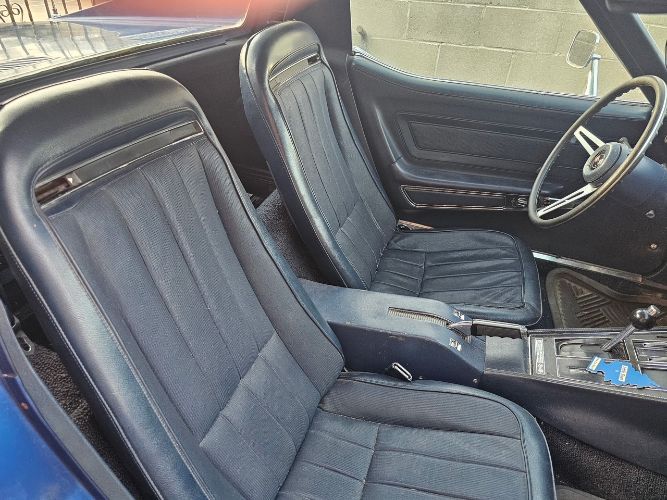 Unknown-Corvette-1973-Blue-11