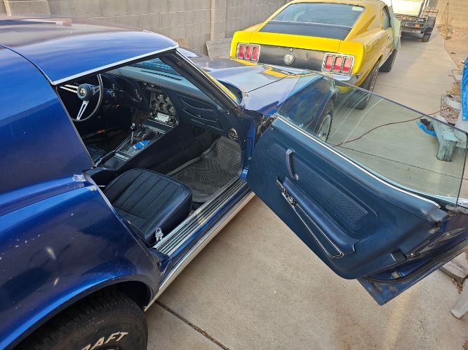 Unknown-Corvette-1973-Blue-14