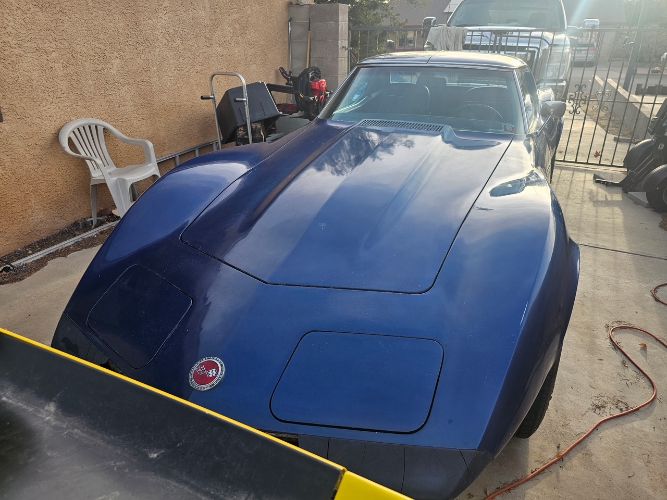 Unknown-Corvette-1973-Blue-27