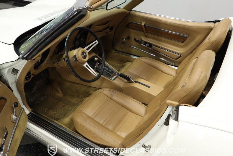 Unknown-Corvette-1973-Classic-White-Saddle-2