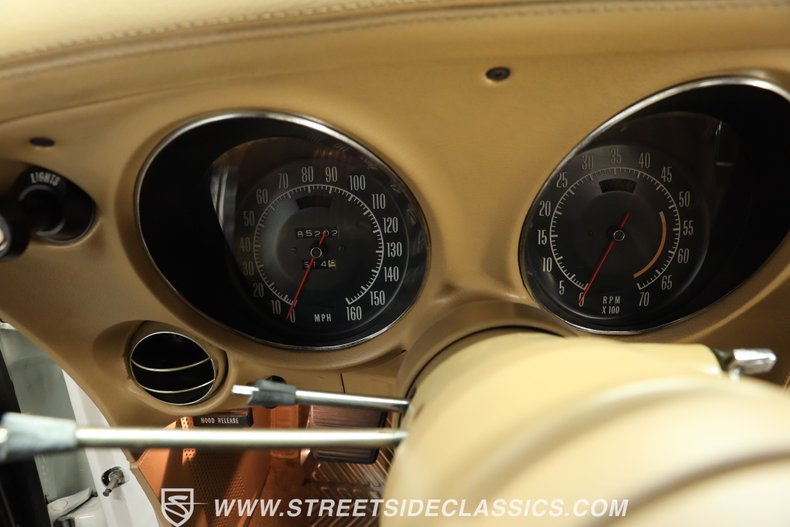 Unknown-Corvette-1973-Classic-White-Saddle-41