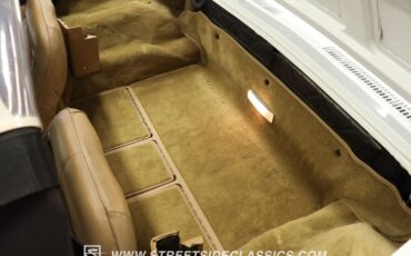 Unknown-Corvette-1973-Classic-White-Saddle-47