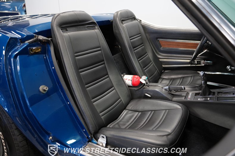 Unknown-Corvette-1973-Dark-Blue-Metallic-Black-45