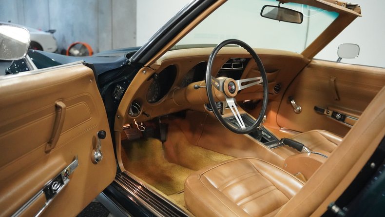 Unknown-Corvette-1973-Emerald-Green-Dark-Saddle-14