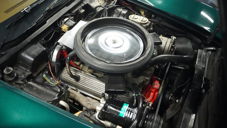 Unknown-Corvette-1973-Emerald-Green-Dark-Saddle-36