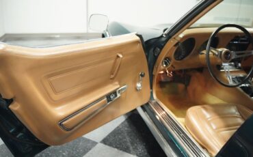 Unknown-Corvette-1973-Emerald-Green-Dark-Saddle-37