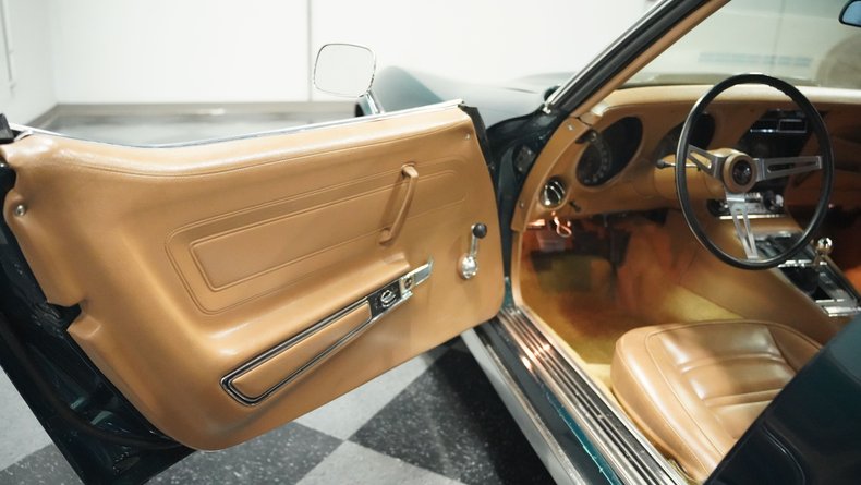 Unknown-Corvette-1973-Emerald-Green-Dark-Saddle-37