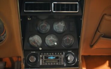 Unknown-Corvette-1973-Emerald-Green-Dark-Saddle-43