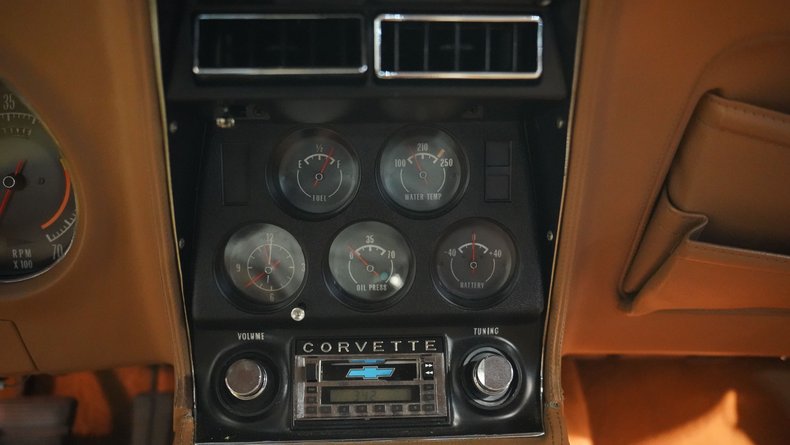 Unknown-Corvette-1973-Emerald-Green-Dark-Saddle-43