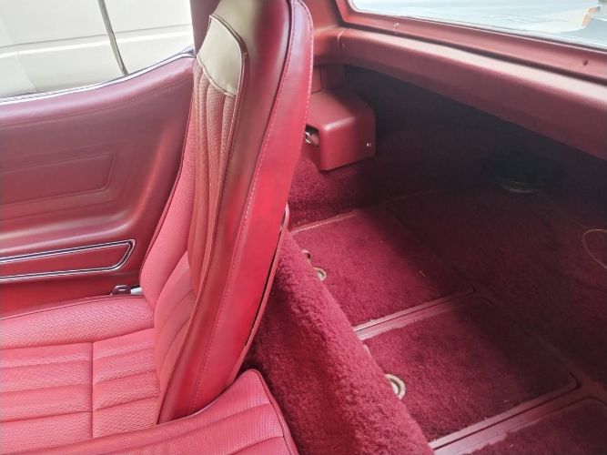Unknown-Corvette-1973-Platinum-Gray-Dark-Red-23
