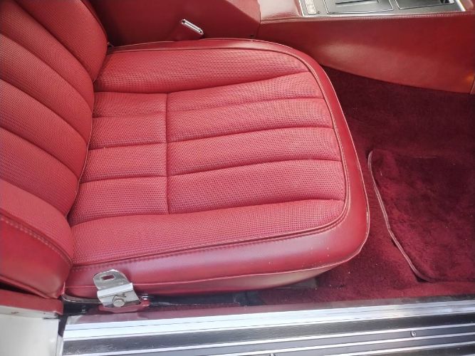 Unknown-Corvette-1973-Platinum-Gray-Dark-Red-25