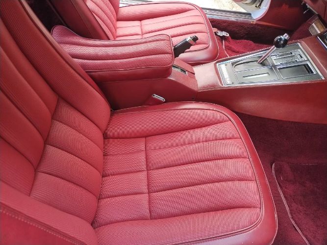 Unknown-Corvette-1973-Platinum-Gray-Dark-Red-9