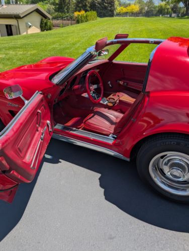 Unknown-Corvette-1973-Red-Red-14