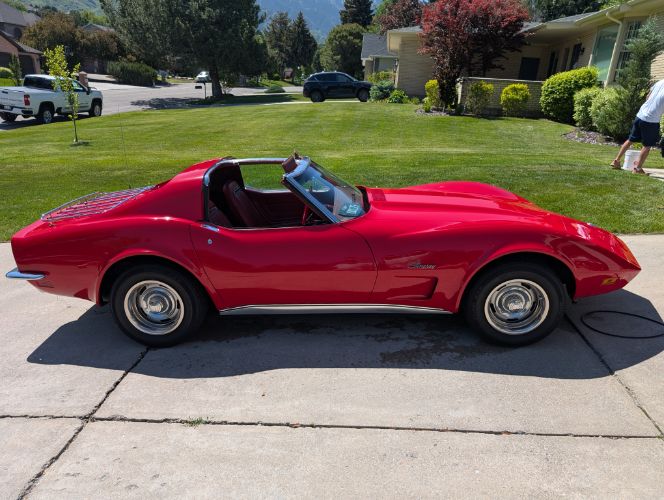 Unknown-Corvette-1973-Red-Red-2