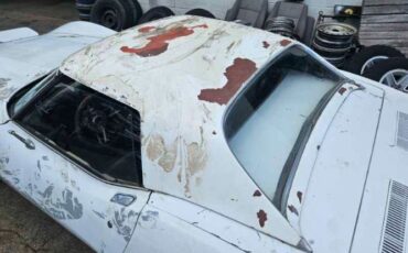 Unknown-Corvette-1973-White-Black-12