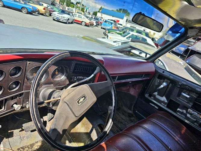Unknown-Corvette-1973-White-Black-21