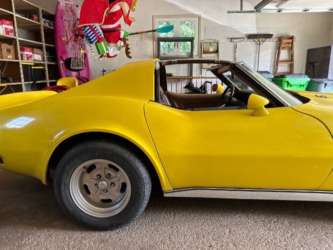 Unknown-Corvette-1973-Yellow-Brown-5