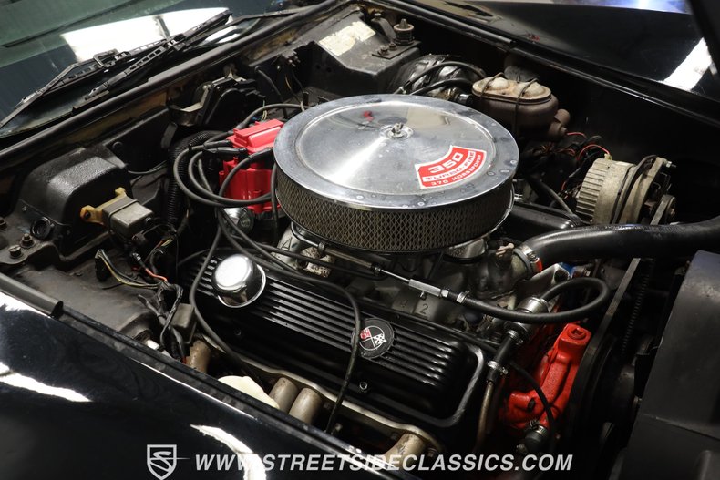 Unknown-Corvette-1974-Black-Black-30