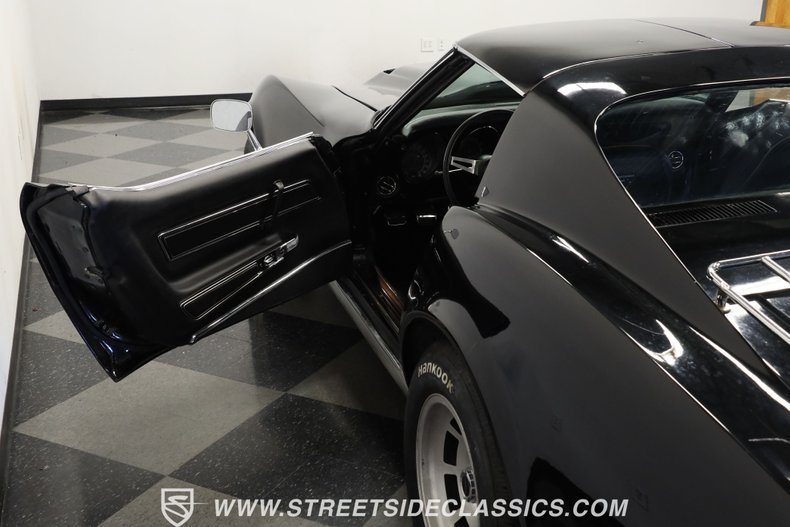 Unknown-Corvette-1974-Black-Black-32