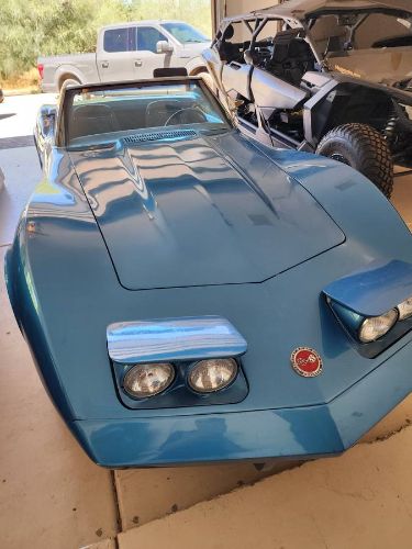 Unknown-Corvette-1974-Blue-16
