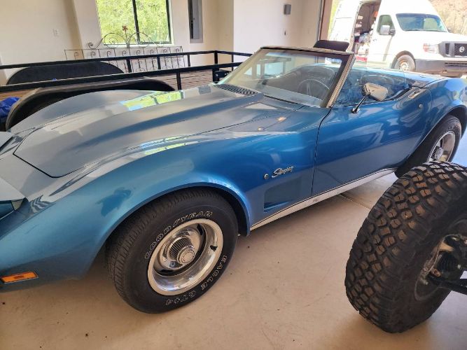 Unknown-Corvette-1974-Blue-19
