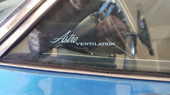Unknown-Corvette-1974-Blue-9
