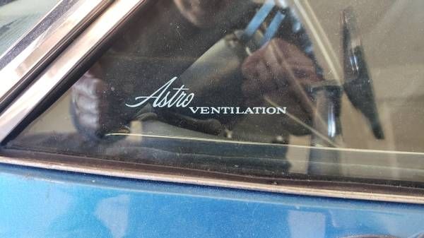 Unknown-Corvette-1974-BlueWhite-top-Blue-6