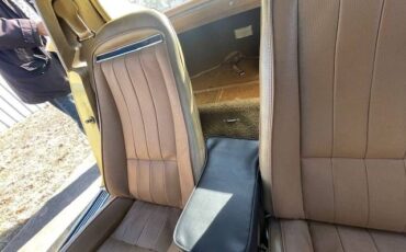 Unknown-Corvette-1974-Bright-Yellow-Saddle