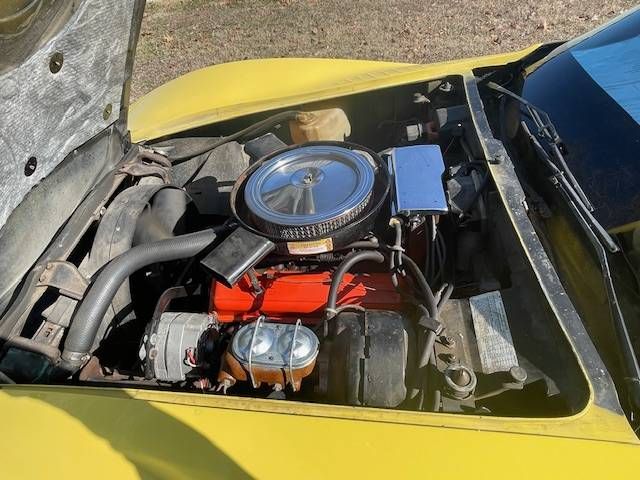 Unknown-Corvette-1974-Bright-Yellow-Saddle-6