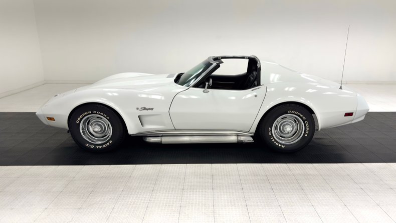 Unknown-Corvette-1974-Classic-White-Black-13