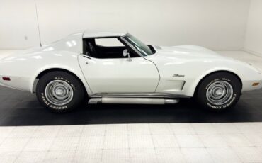 Unknown-Corvette-1974-Classic-White-Black-17
