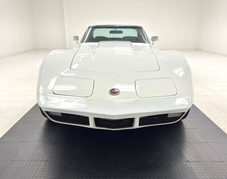 Unknown-Corvette-1974-Classic-White-Black-19