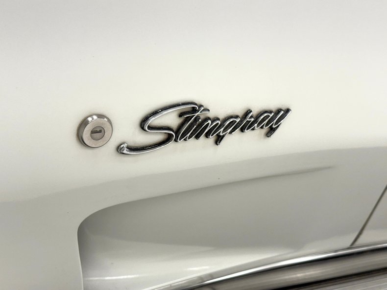Unknown-Corvette-1974-Classic-White-Black-22
